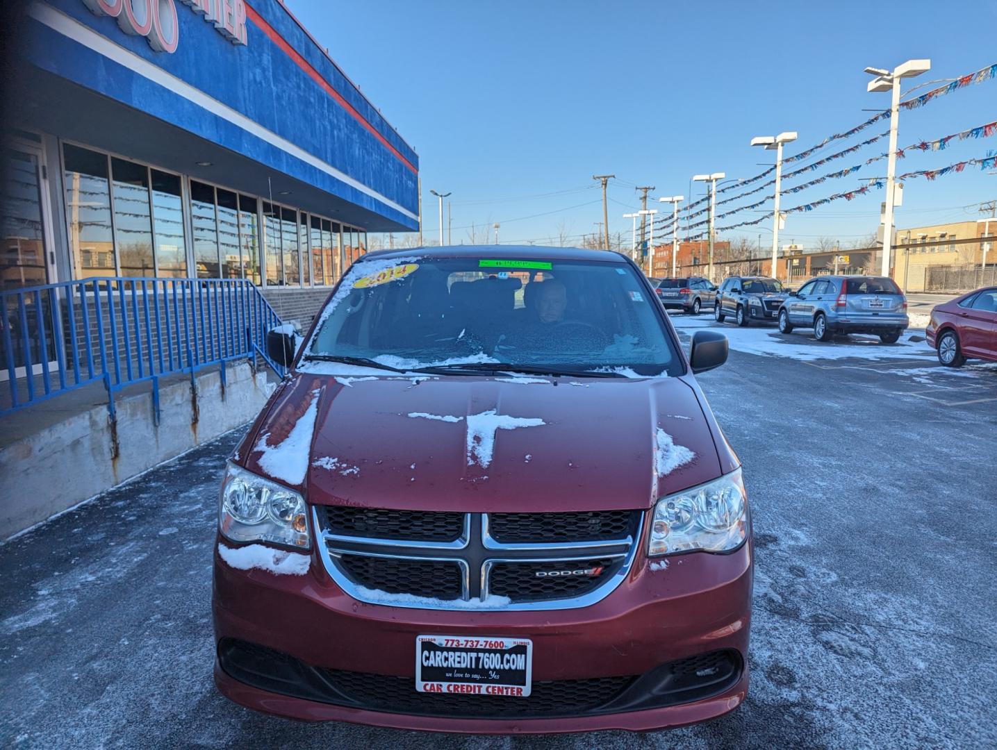 2014 RED Dodge Grand Caravan SE (2C4RDGBG8ER) with an 3.6L V6 DOHC 24V engine, 6-Speed Automatic transmission, located at 7600 S Western Ave., Chicago, IL, 60620, (773) 918-3980, 0.000000, 0.000000 - Photo#2